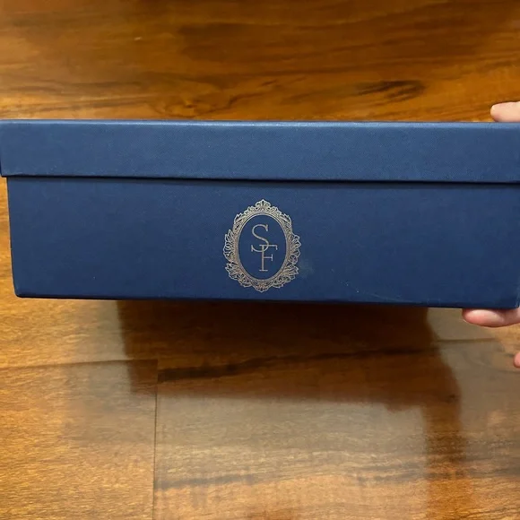 Sarah Flint Black Flats with Gold Detailing - Picture 5 of 9